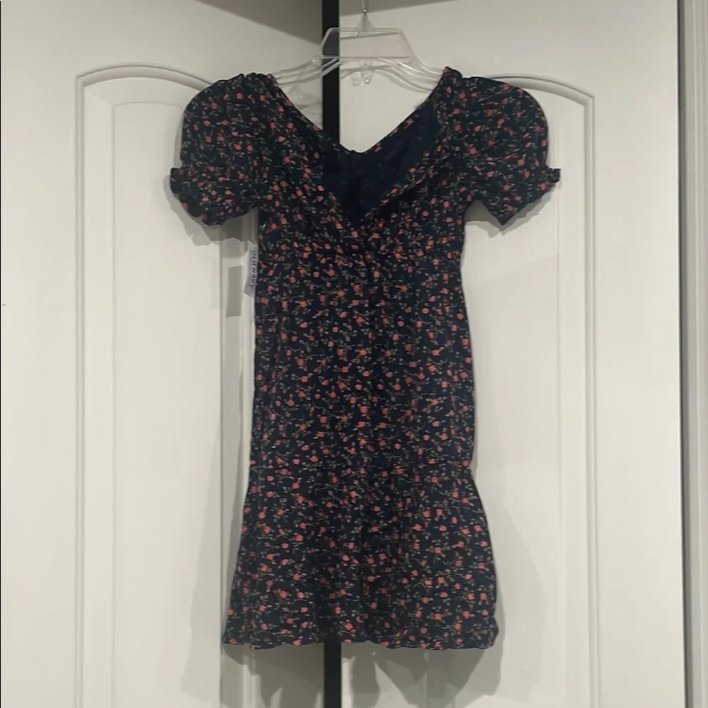 Old Navy Black and Red Puff Sleeve Sundress